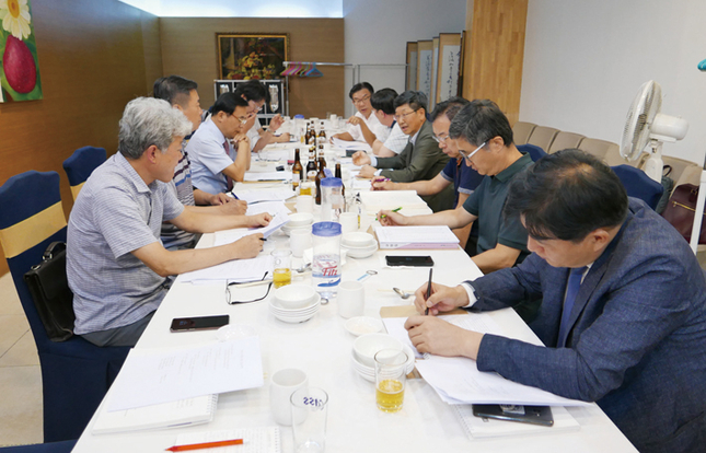 2019년도 제3회 치협 정관 및 규정 제·개정 특별위원회(위원장 김종환·이하 특위) 회의가 지난 8월 24일 열렸다.<전수환 기자>