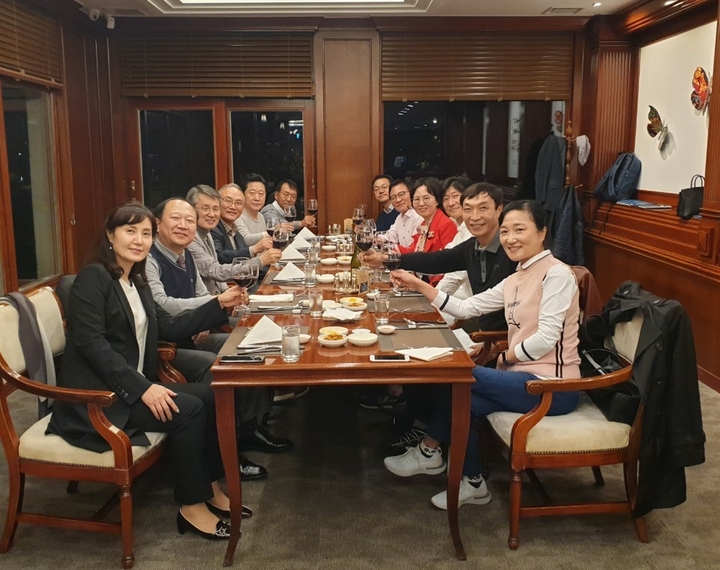 ICD 워크숍에서 참석자들이 기념사진을 촬영하고 있다.< ICD 제공>