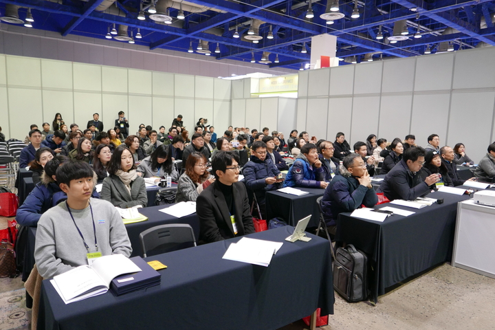 임상 및 경영, 세무에 대한 다양한 정보를 제공한 강연장도 만석을 이루며 인기가 높았다. <전수환 기자>