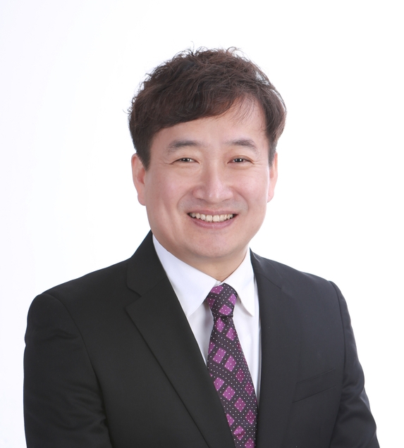 문 철 원광치대 총동창회장