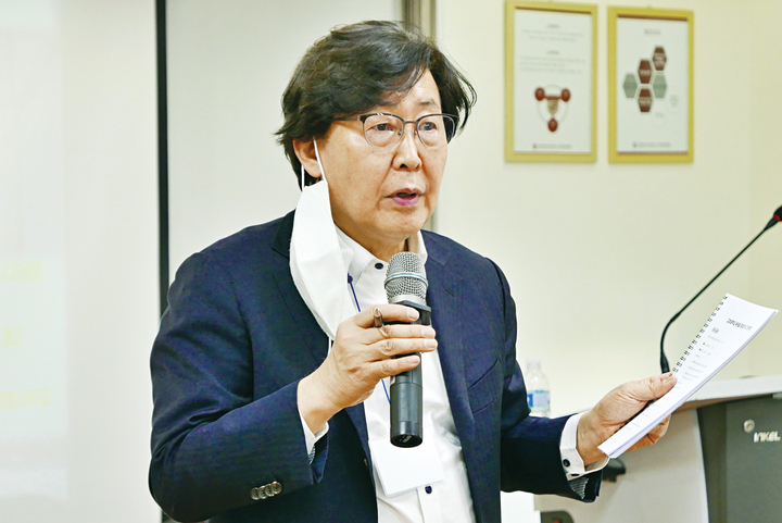 정 훈 이사장이 강연하고 있다.<최상관 기자>