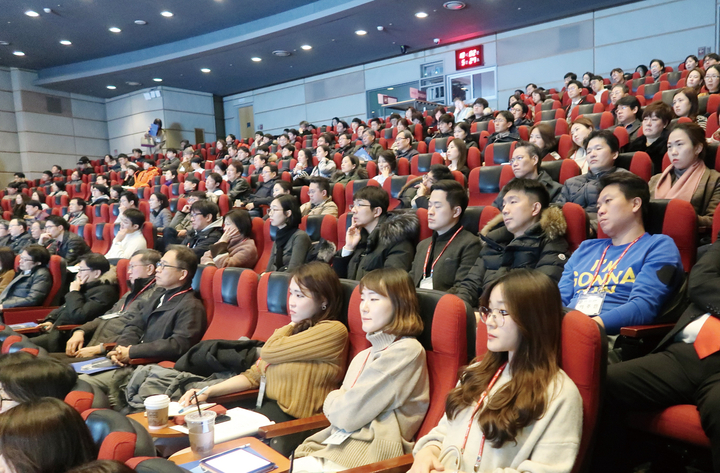 코로나19 사태 여파로 치협 주최 컨퍼런스 및 치의학계 주요 학술대회를 포함한 크고 작은 연수회가 잇따라 취소 또는 연기되고 있다.<사진: 정현중 기자>