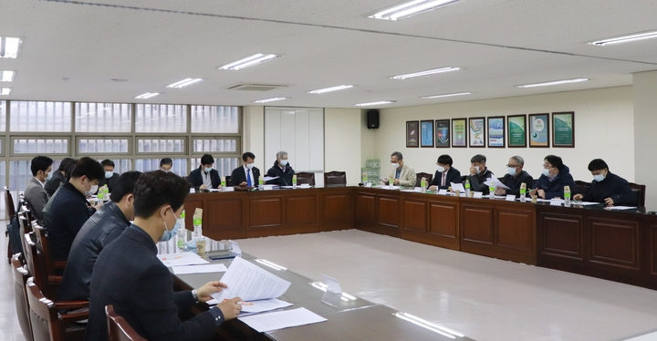 경기지부 제34대 집행부가 ‘2020 회계연도 제1회 정기이사회’를 오늘(1일) 오전 7시 지부 회관 중회의실에서 개최했다.<경기지부 제공>