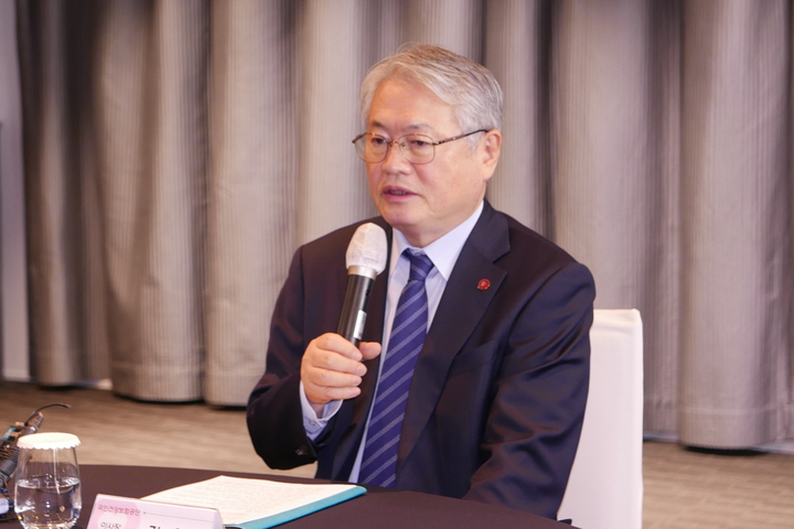 김용익 건보공단 이사장이 인사말을 하고 있다.<전수환 기자>