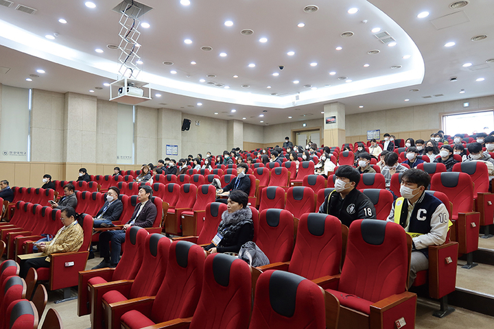 2023 원광치대 종합학술대회가 지난 5일 치대 제2치학관에서 열렸다. <전수환 기자>