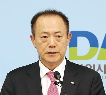박태근 협회장은 지난 9일 오후 치협 브리핑룸에서 치과 전문지 기자간담회를 열고 33대 집행부 인선 결과 및 배경을 발표했다.<윤선영 기자>