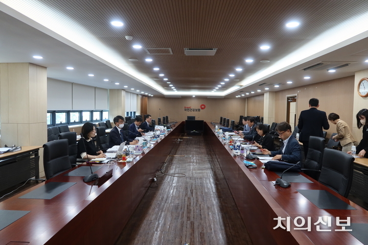 치협은 오늘(25일) 국민건강보험공단과 2024년도 요양급여비용 계약을 위한 2차 수가협상에 돌입했다.<천민제 기자>
