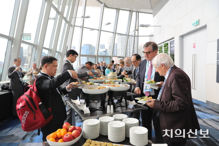 치협이 주최한 ‘코리아 런치’(Korea Lunch)가 FDI General Assembly A가 진행된 지난 22일 정오에 열렸다. 