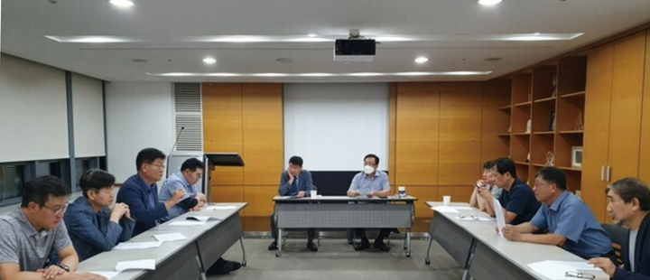 열치가 회원 단합을 이루기 위해 한강에서 뭉친다.