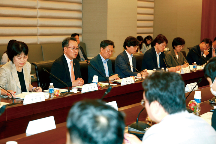 2024년 보건의료데이터 정책심의위원회 회의가 지난 5일 서울스퀘어에서 개최됐다.<보건복지부 제공>