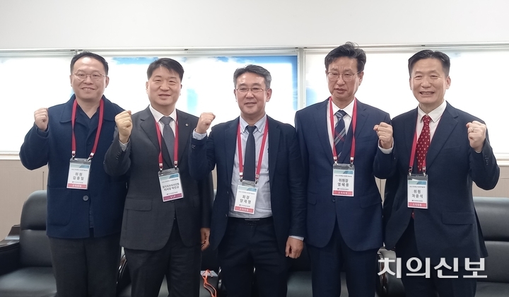 단국치대 학술대회 조직위원회가 기자간담회를 통해 이번 행사의 성과와 의미를 설명했다.<윤선영 기자>