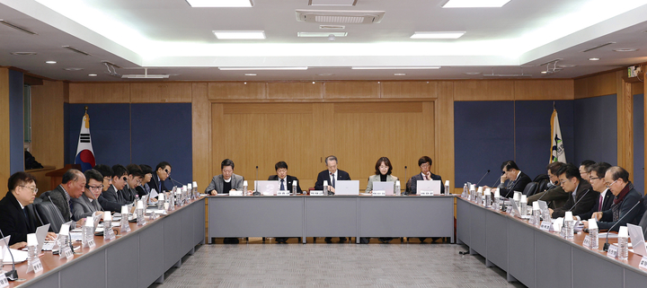 치협이 2024회계연도 제10회 정기이사회를 지난 18일 치협 4층 대회의실에서 열고 주요 현안들을 심의 의결했다.