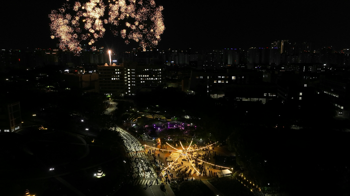 행사 마지막 날에는 ‘MegaGen Night’가 열려 전통 공연, K-POP 퍼포먼스, 불꽃놀이 등이 펼쳐졌다.
