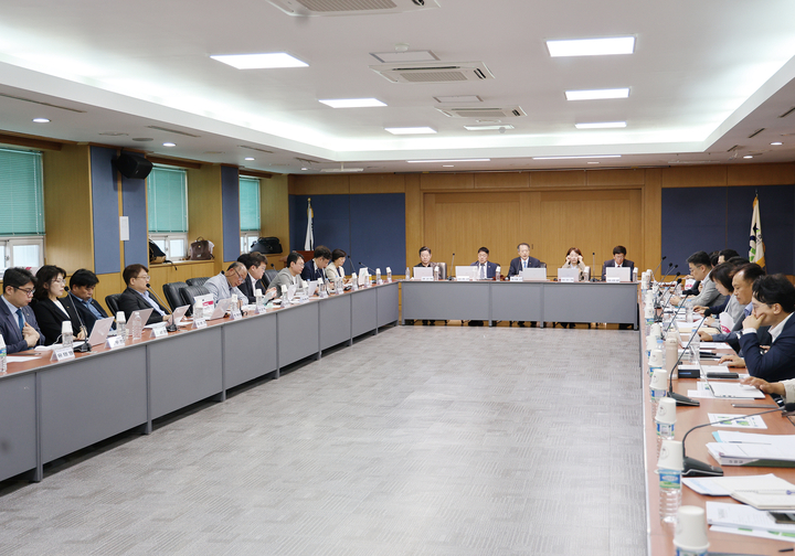 치협이 2025회계연도 제2회 정기이사회를 지난 17일 치협 4층 대회의실에서 열고 주요 의결 안건을 논의했다.