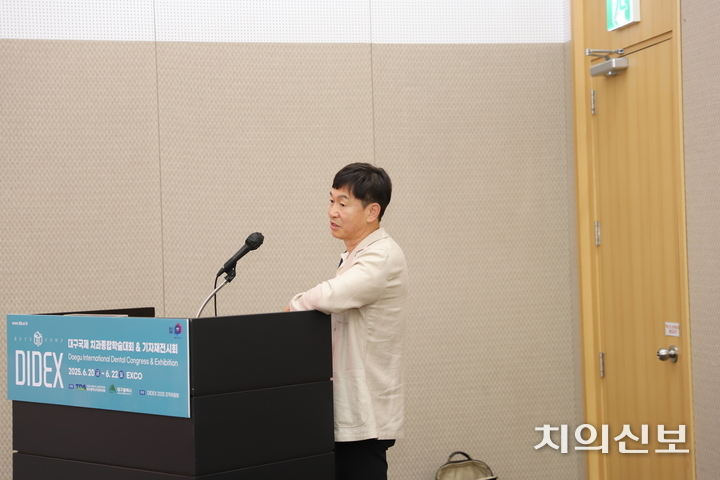 손동석 교수(대구가톨릭대 구강악안면외과)는 ‘환자 만족을 위한 골이식술의 새로운 표준’을 영어로 강연하며 최신 학술 지견과 임상 적용법을 심도 있게 전달했다.