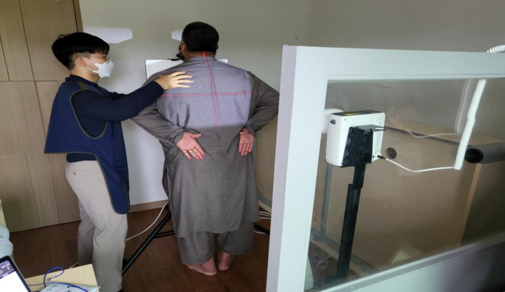 휴대용 엑스레이 촬영장치 사용 예시 <보건복지부 제공>