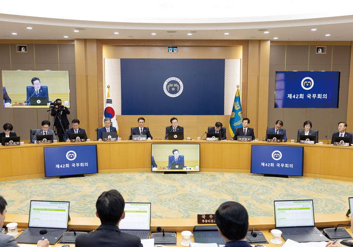 정부는 지난 16일 국무회의에서 ‘임플란트 건강보험 적용 확대’를 포함한 국정과제를 확정했다.