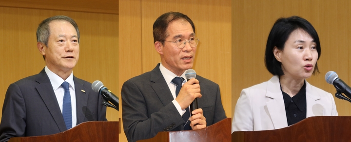 사진 왼쪽부터 박태근 협회장, 소종섭 대노치 회장, 변루나 복지부 구강정책과장 <전수환 기자>