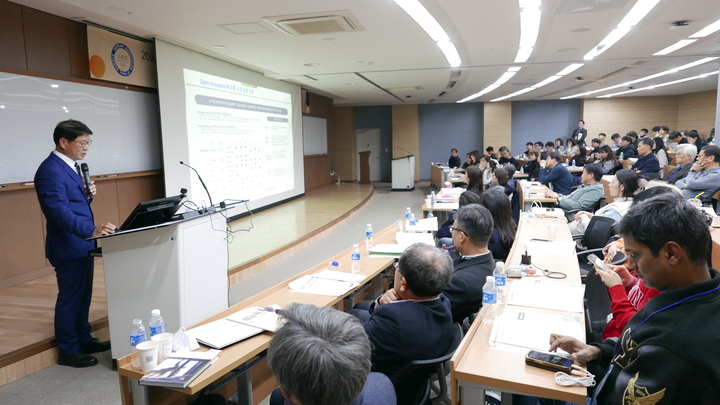 대한기초치의학협의회가 오는 11월 21일 서울 마곡동 오스템임플란트 본사 대강당에서 ‘제24회 대한기초치의학 학술대회’를 연다. 사진은 지난해 학술대회 현장.