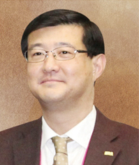 김욱 원장