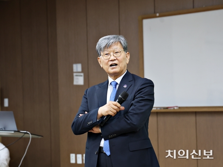 박노희 UCLA 치과대학 명예학장은 삶의 전환점은 언제나 위기에서 시작됐다고 운을 뗐다.