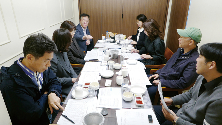 치협 문화복지위원회가 치과인 동호회 활동을 적극적으로 지원키로 하고, 동호회 지원과 관련한 규정을 보다 철저히 점검, 적용키로 했다.
