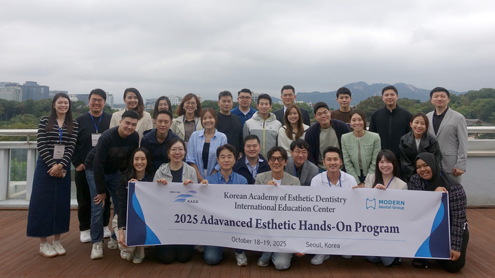 대한심미치과학회 국제교육원 프로그램이 지난 18~19일 성황리에 진행됐다.<심미치과학회>