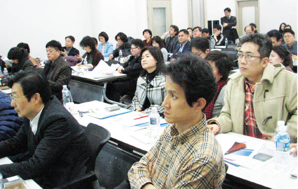 한턱관절·교정연구회는 지난 7일 TP치과교정기공소에서 공개강좌를 열었다.