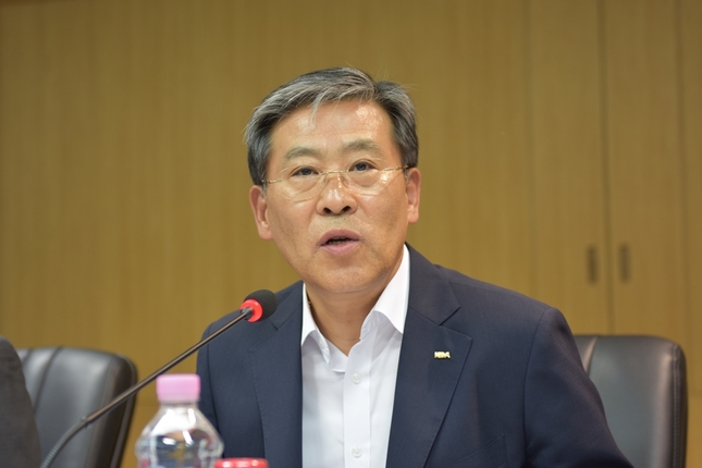 19일 대통령 경제사절단의 일원으로 몽골을 방문하고 돌아온 최남섭 협회장은 "치과의사의 위상을 재확인하는 자리였다"고 소감을 전했다.
