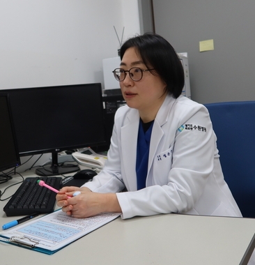 정은주 센터장이 장애인 치과 진료의 실태에 대해 설명하고 있다.