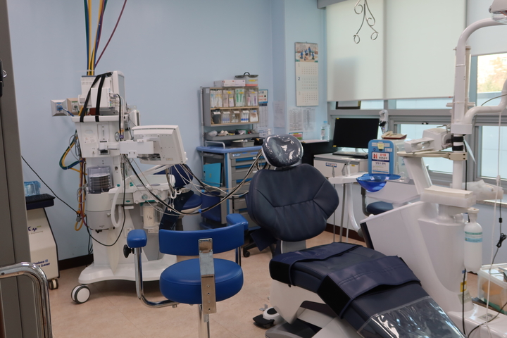 경기도의료원 수원병원 장애인치과진료센터의 장애인특수치료실의 모습.